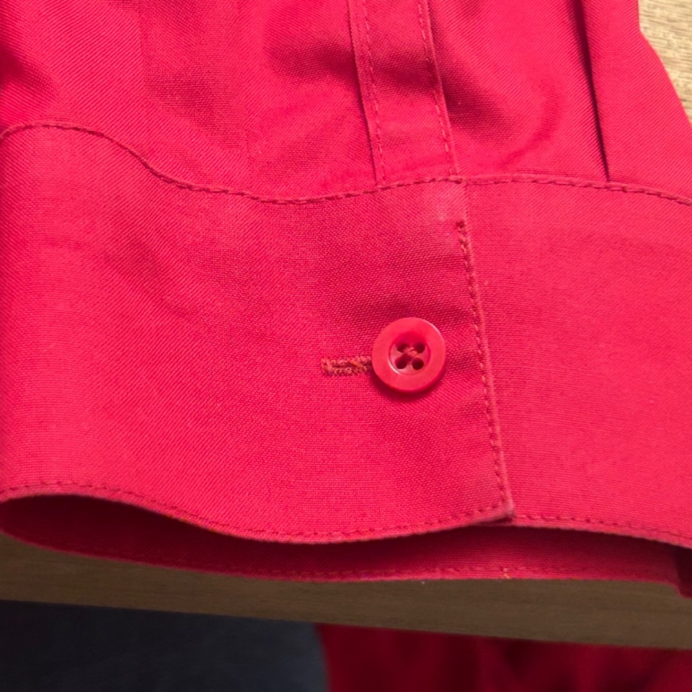 Chico’s Size 2, button down shirt - Picture 5 of 6